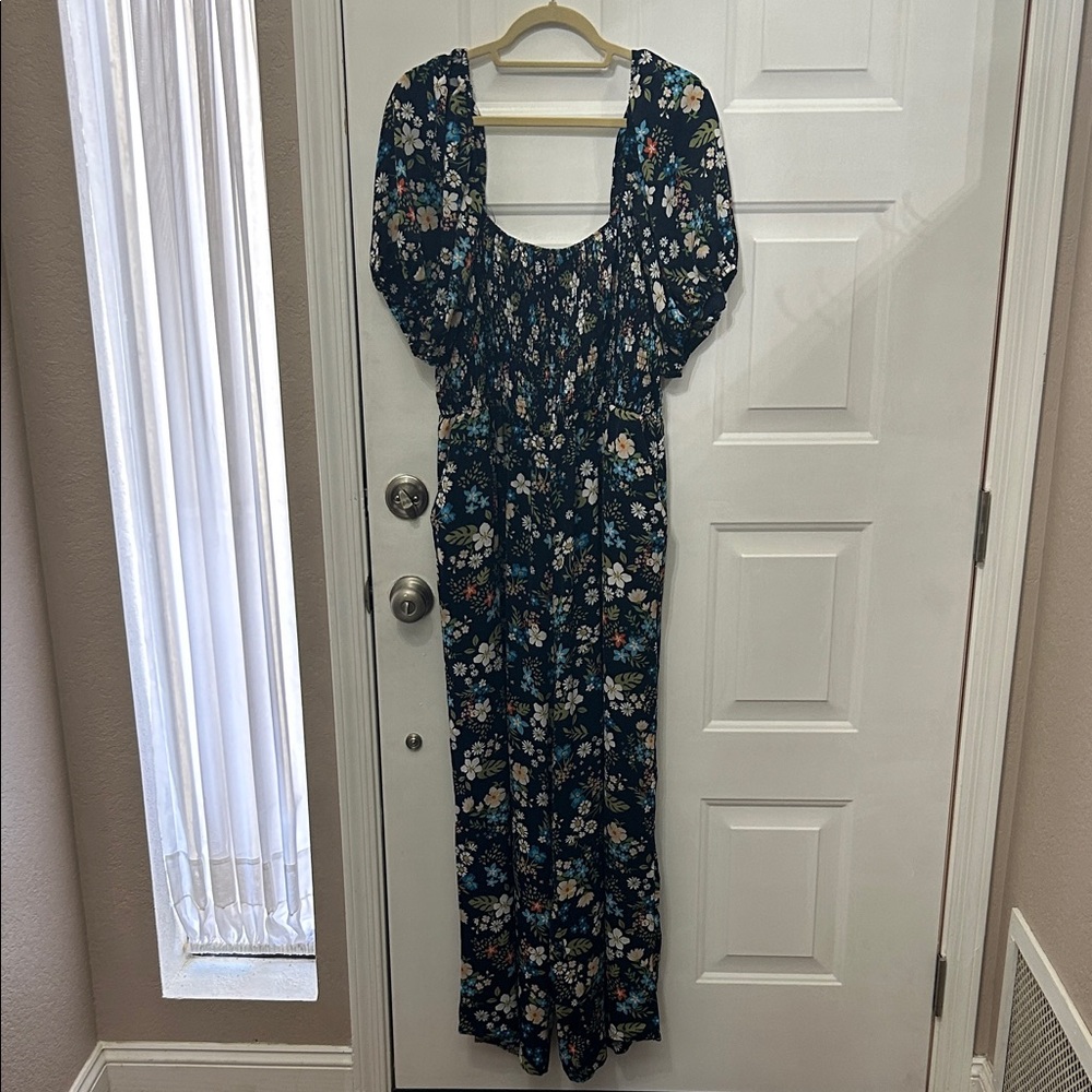 Navy Floral Puff Sleeved Romper